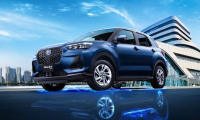 Resmi diperkenalkan dalam ajang GIIAS 2025, mobil ini langsung mencuri perhatian pengunjung, karena merupakan mobil hybrid pertama dari Daihatsu. Daihatsu menghadirkan inovasi baru melalui Rocky e-Smart Hybrid, yang kini dibekali sistem elektrifikasi canggih